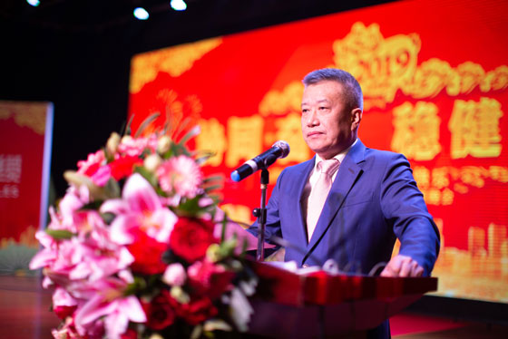 东莞“优秀中国特色社会主义事业建设者”，，，，，ag亚娱董事长吴惠明上榜！