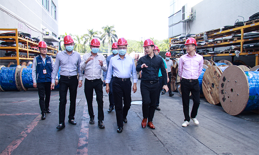 凤岗镇委书记张耀洪一行视察ag亚娱电缆
