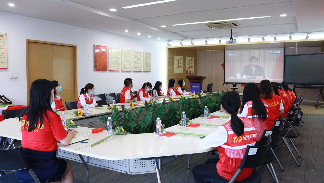 用奋斗书写“ag亚娱青年”最美青春